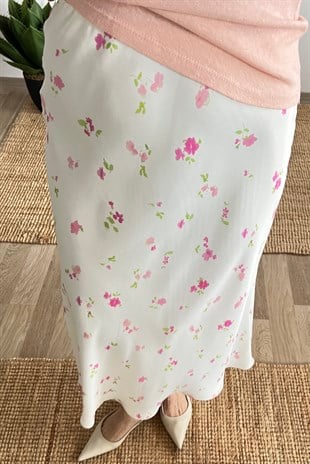 Çiçek Desenli Beli Lastikli Saten Etek uygun fiyatlarda www.butikhola.com adresinde