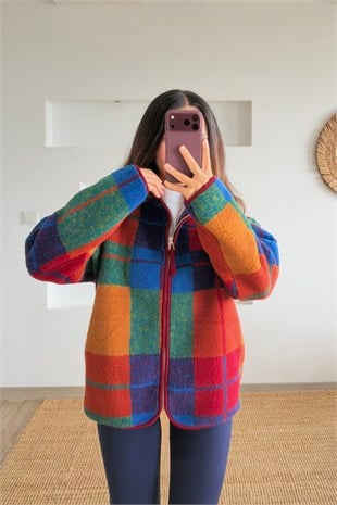 Çok Renkli Suni Yün Ceket uygun fiyatlarda www.butikhola.com adresinde
