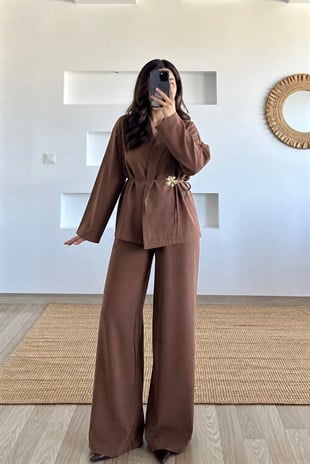 Kahverengi Çıkarılabilir Broşlu Kimono Pantolon Takım uygun fiyatlarda www.butikhola.com adresinde