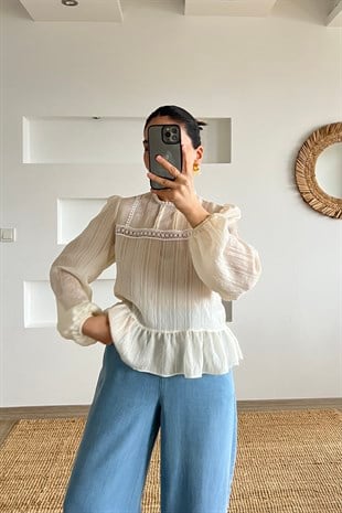 Krem Rengi Dantel İşlemeli Bluz uygun fiyatlarda www.butikhola.com adresinde