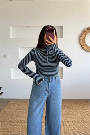 Lacivert Çizgili Düğmeli Dik Yaka Bluz uygun fiyatlarda www.butikhola.com adresinde