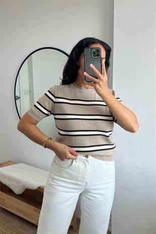 MD Bej Bisiklet Yaka Kolej Triko uygun fiyatlarda www.butikhola.com adresinde