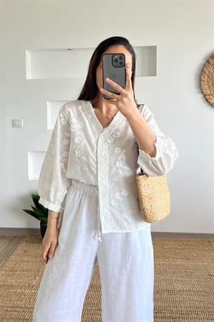 Mia Çiçek İşlemeli Gömlek uygun fiyatlarda www.butikhola.com adresinde