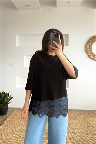 Siyah Asimetrik Dantel Detaylı Tshirt uygun fiyatlarda www.butikhola.com adresinde