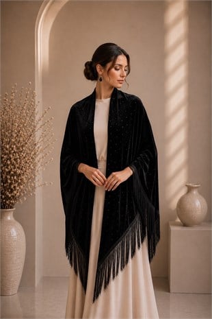 Siyah Kadife Taş Detaylı Dantel İşlemeli Püsküllü Üçgen Şal uygun fiyatlarda www.butikhola.com adresinde