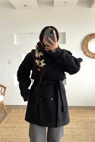 Siyah Kuşaklı Ara Boy Kaşe Kaban uygun fiyatlarda www.butikhola.com adresinde