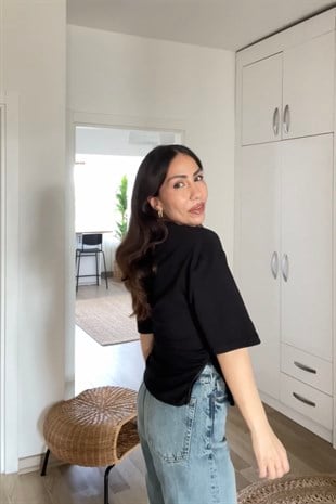 Siyah Organik Pamuklu Fermuar Detaylı Büzgülü Tshirt uygun fiyatlarda www.butikhola.com adresinde