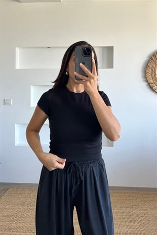Siyah Yumuşak Dokulu Basic Tshirt uygun fiyatlarda www.butikhola.com adresinde