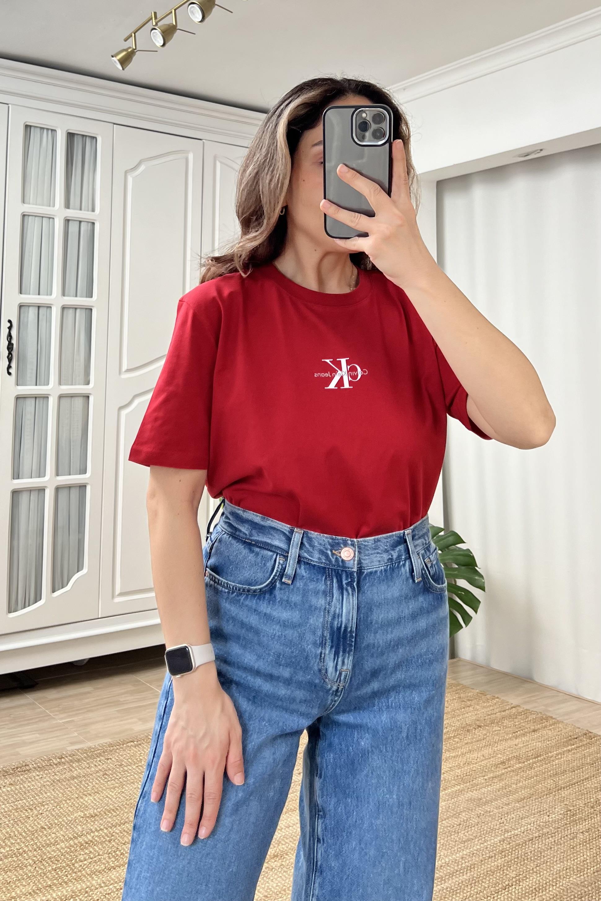 Kırmızı Tok Dokulu Yazı Logolu Tshirt uygun fiyatlarda www.butikhola.com adresinde