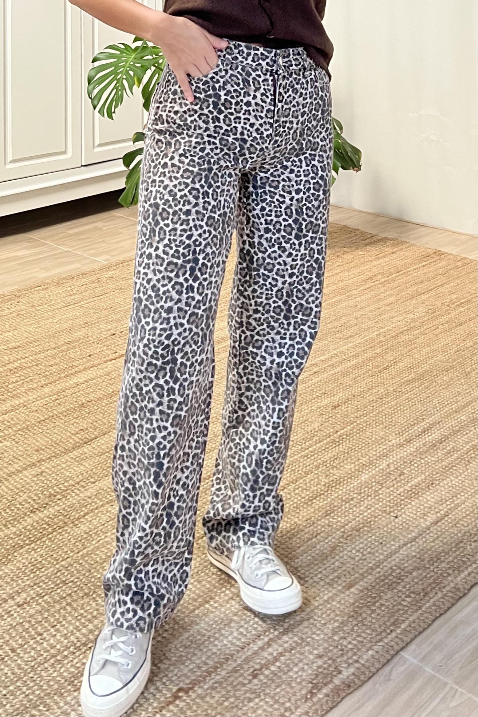 Leopar Desenli Straight Fit Jean uygun fiyatlarda www.butikhola.com adresinde