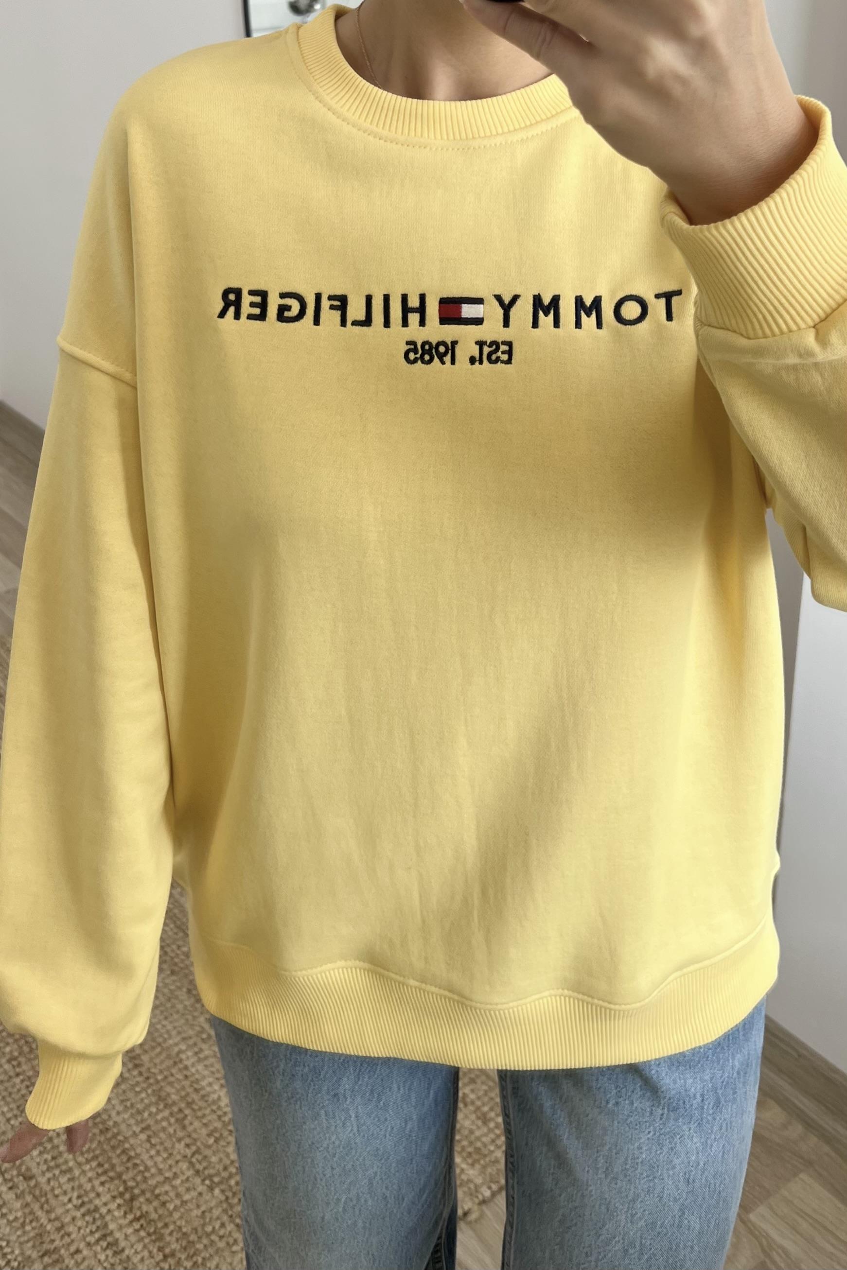 Sarı Oversize Logo Nakışlı Sweatshirt uygun fiyatlarda www.butikhola.com adresinde