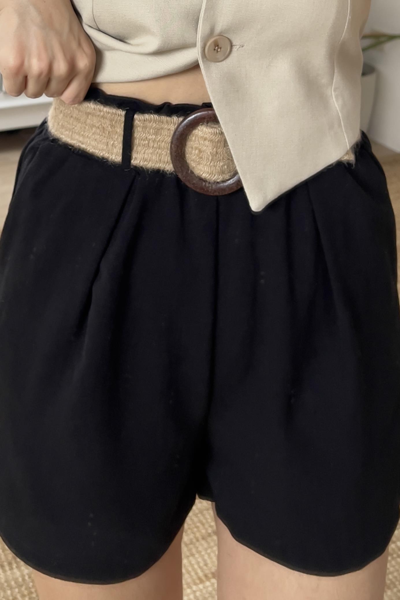 Siyah Hasır Kemerli Keten Şort uygun fiyatlarda www.butikhola.com adresinde