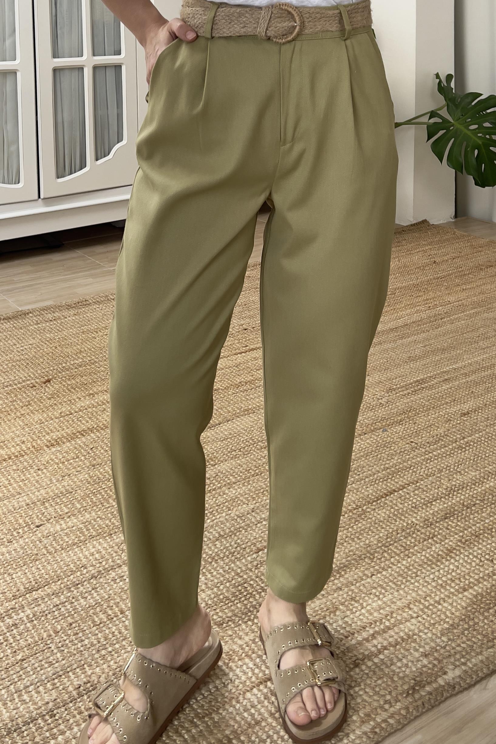 Yeşil Hasır Kemerli Havuç Kesim Pantolon uygun fiyatlarda www.butikhola.com adresinde