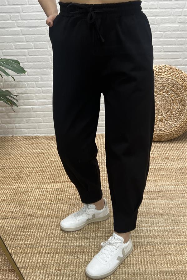 Siyah Beli Lastikli Paçası Pileli Gabardin Pantolon uygun fiyatlarda www.butikhola.com adresinde