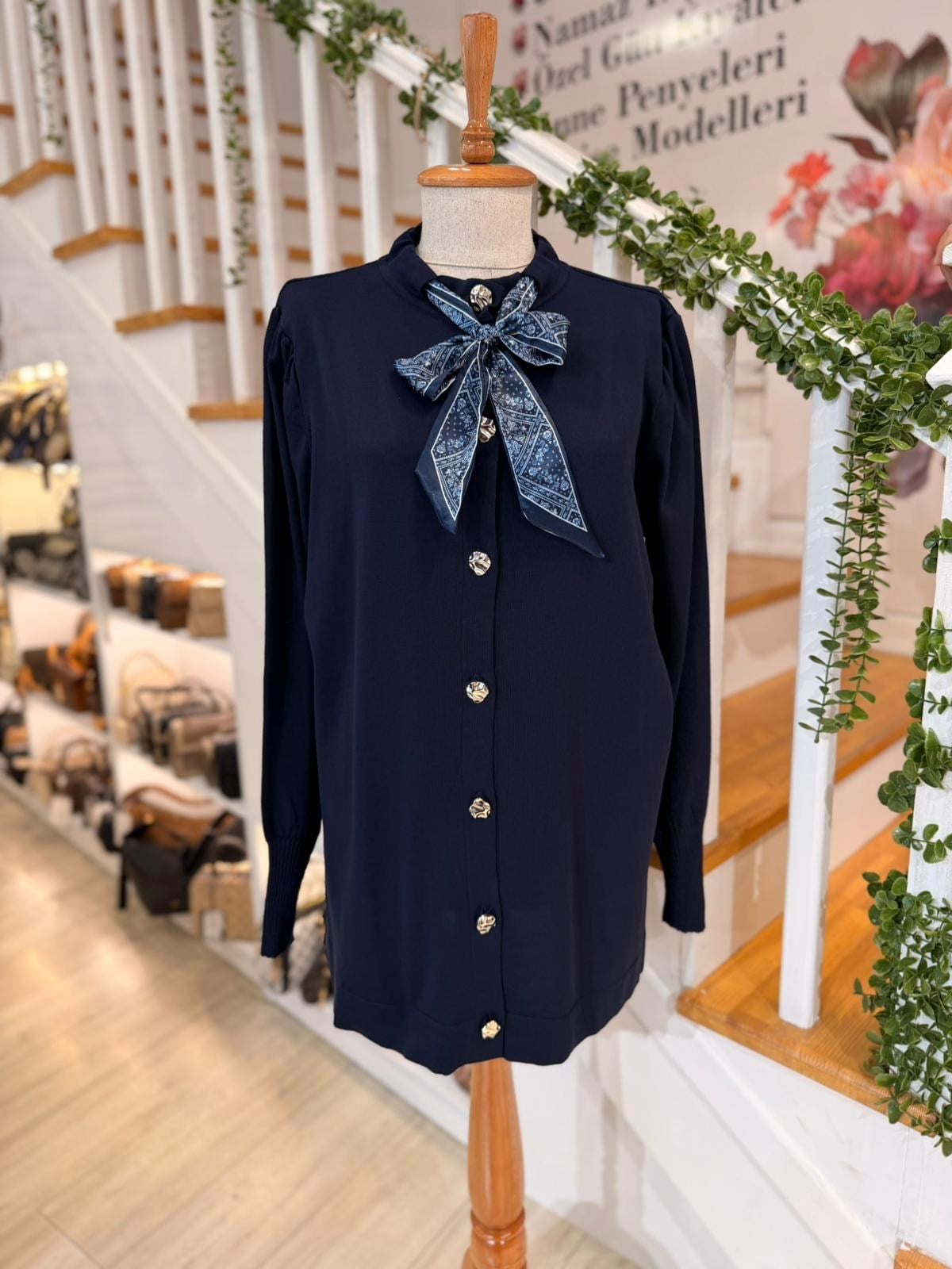 26099 LACİVERT TRİKO HIRKA