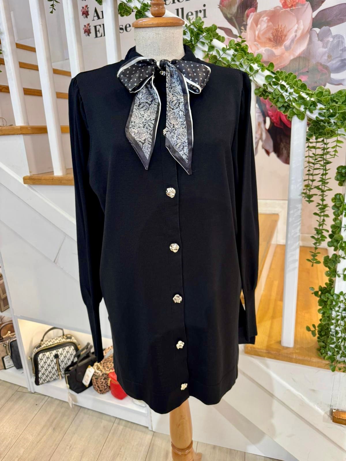 26099 SİYAH TRİKO HIRKA