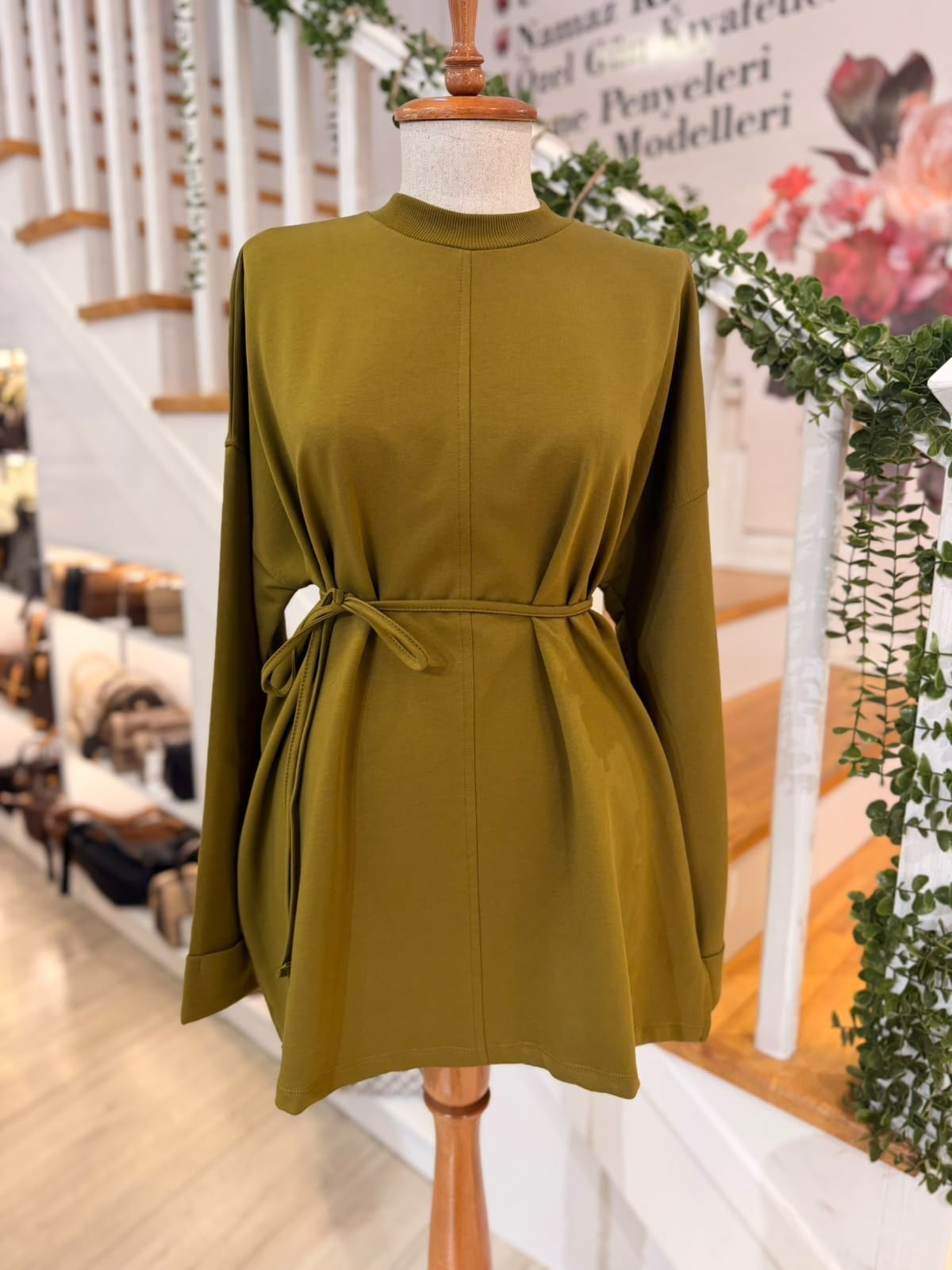 2755 YAĞ YEŞİLİ DİKİŞ DETAYLI YIRTMAÇLI SWEATSHIRT