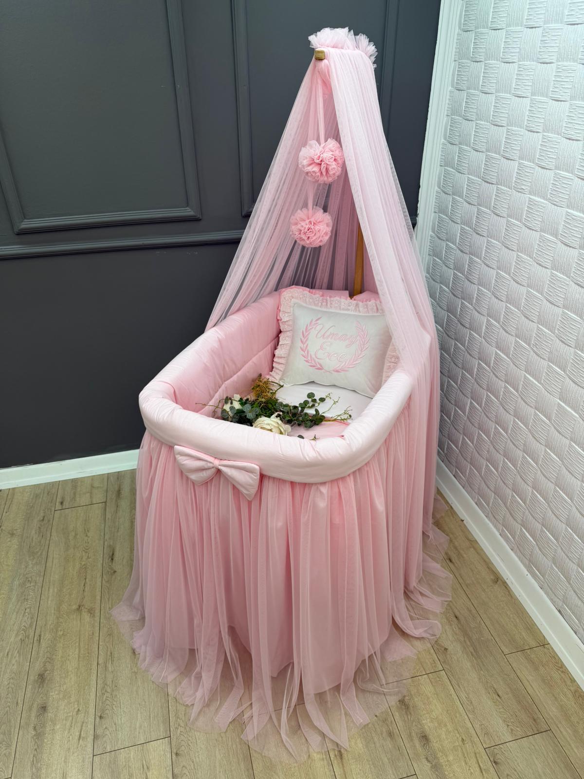 BASIC BEBEK PEMBE BEYAZ YASTIĞI FIRFIRLI TÜL ETEKLİ SEPET BEŞİK TEKSTİLİ 