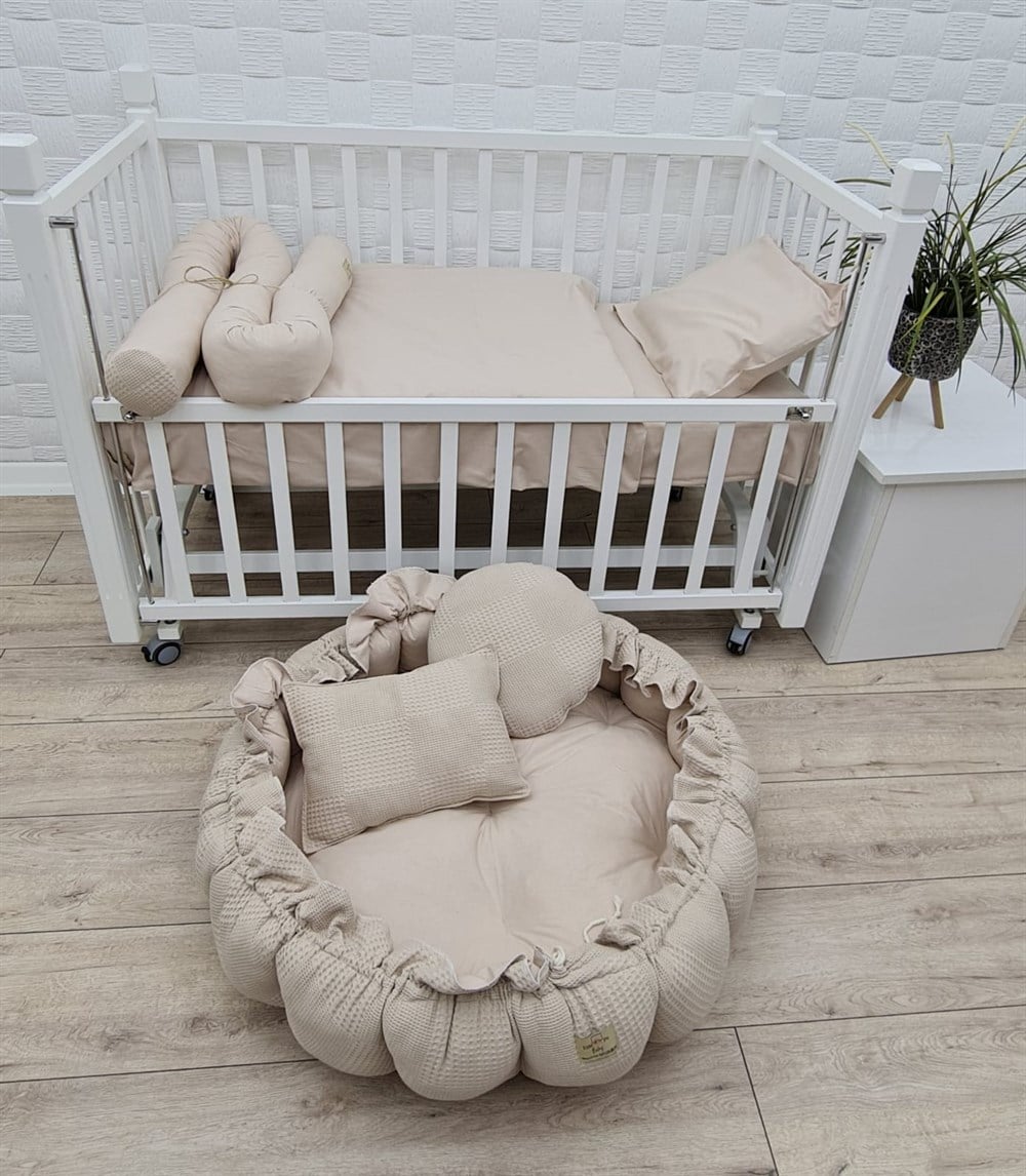 BEJ PİKE YUVARLAK BABYNEST VE NEVRESİM TAKIMI
