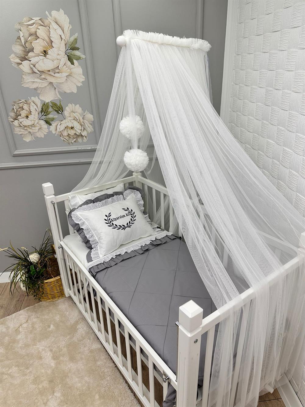 ELEGANT GRİ BEYAZ BEBEK NEVRESİM TAKIMI 