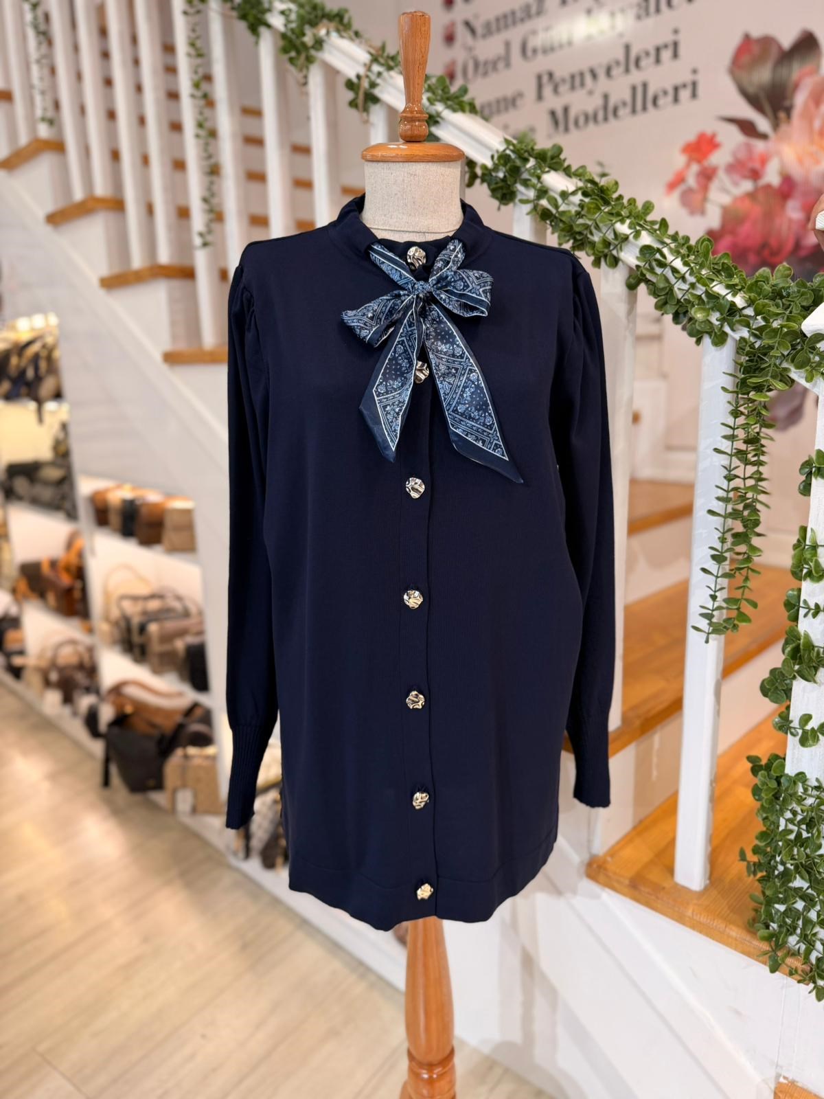 26099 LACİVERT TRİKO HIRKA