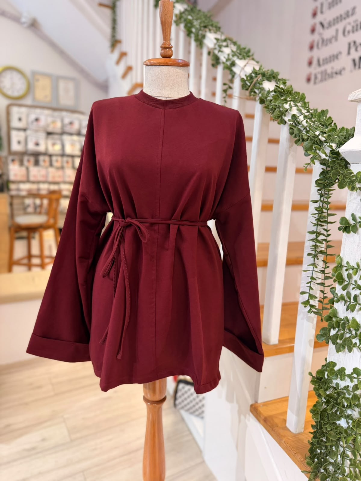 2755 BORDO DİKİŞ DETAYLI YIRTMAÇLI SWEATSHIRT
