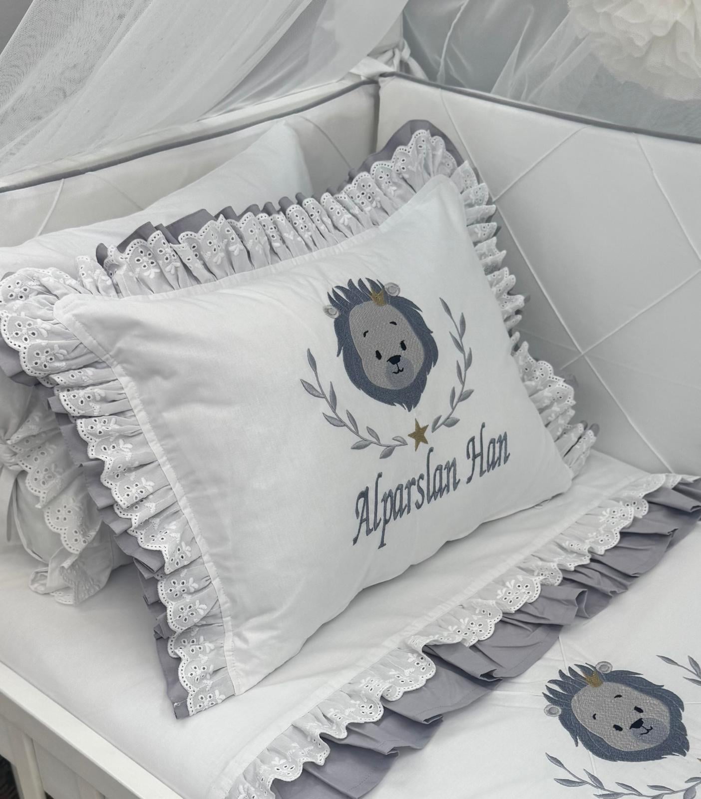 ASLAN NAKIŞLI FIRFIRLI TAKI YASTIĞI