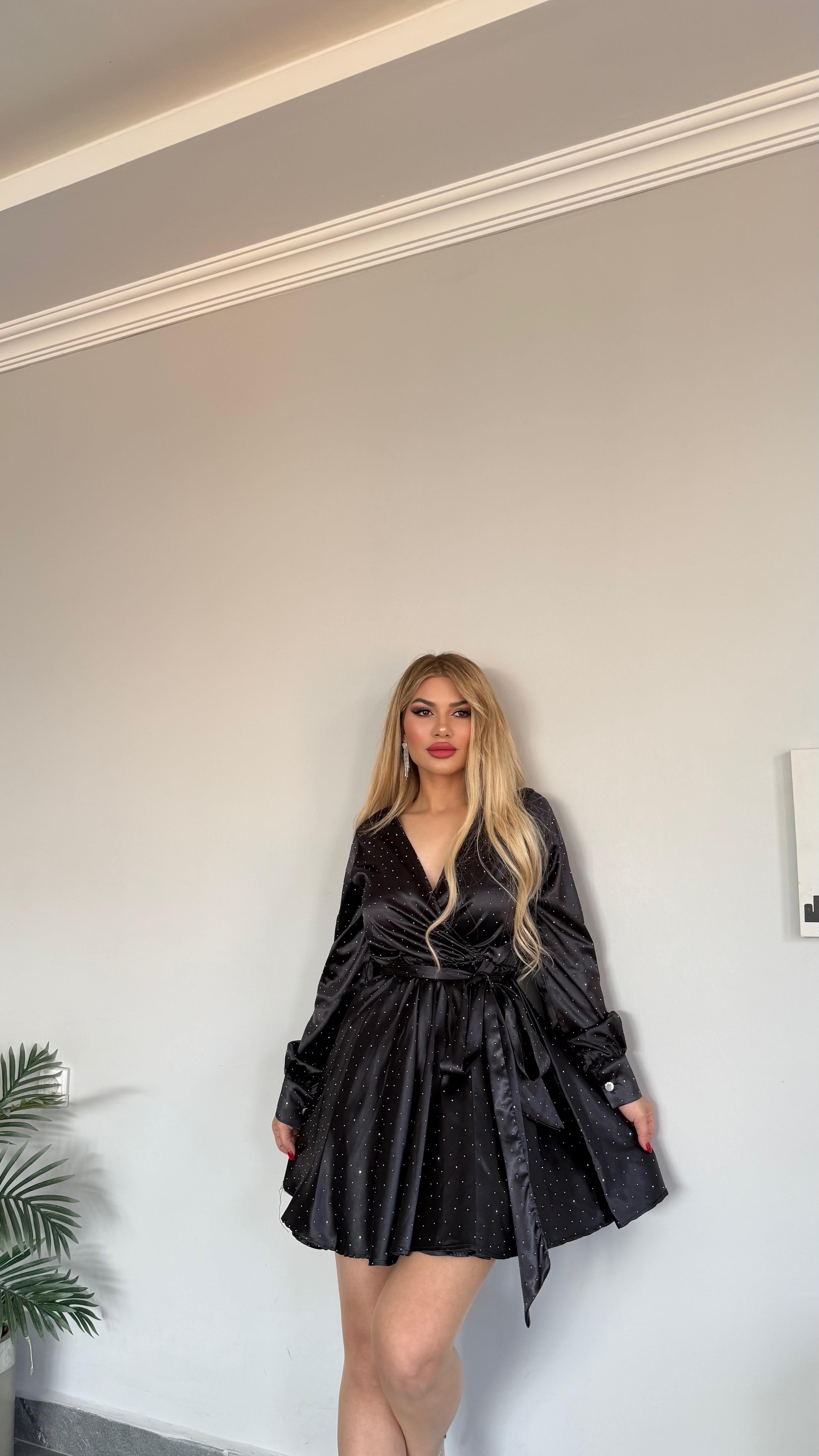 Taşlı kulaklı elbise siyah 
