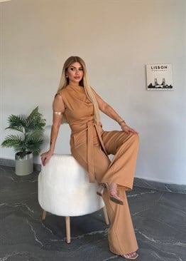 Degaje yaka kuşaklı tulum kahve 