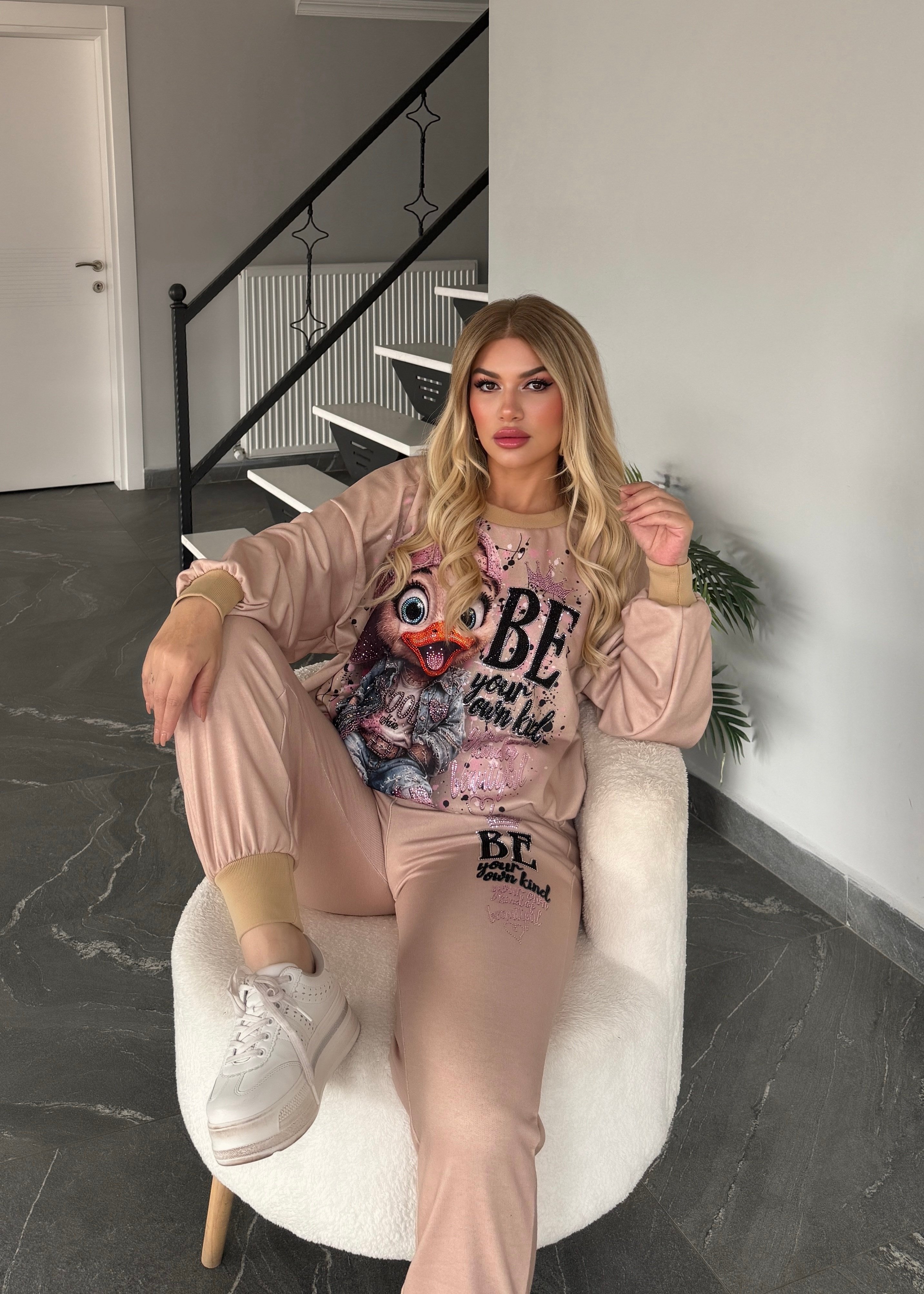 Be your takım nude  