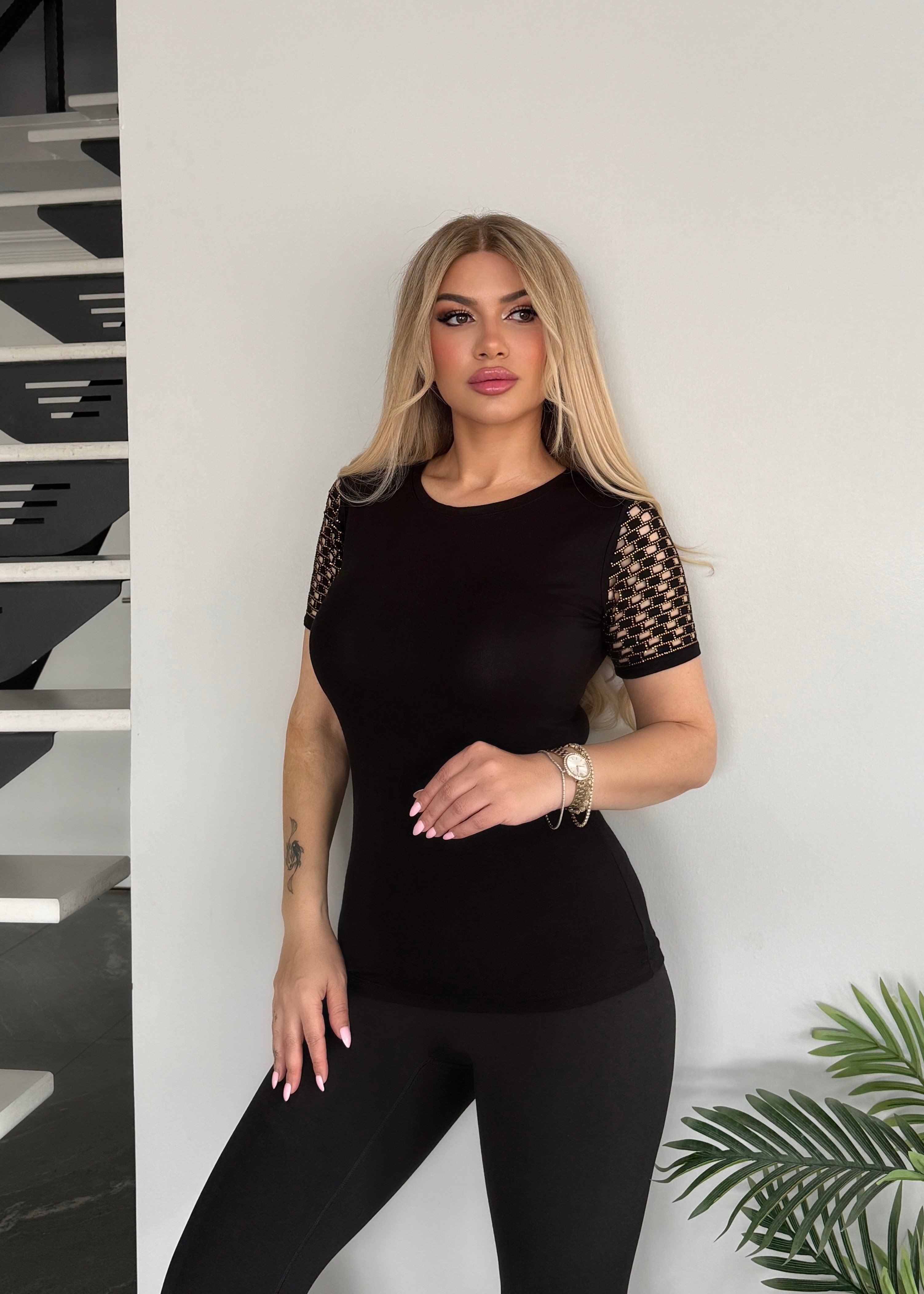 Kol taşlı bluz gold taşlı siyah    