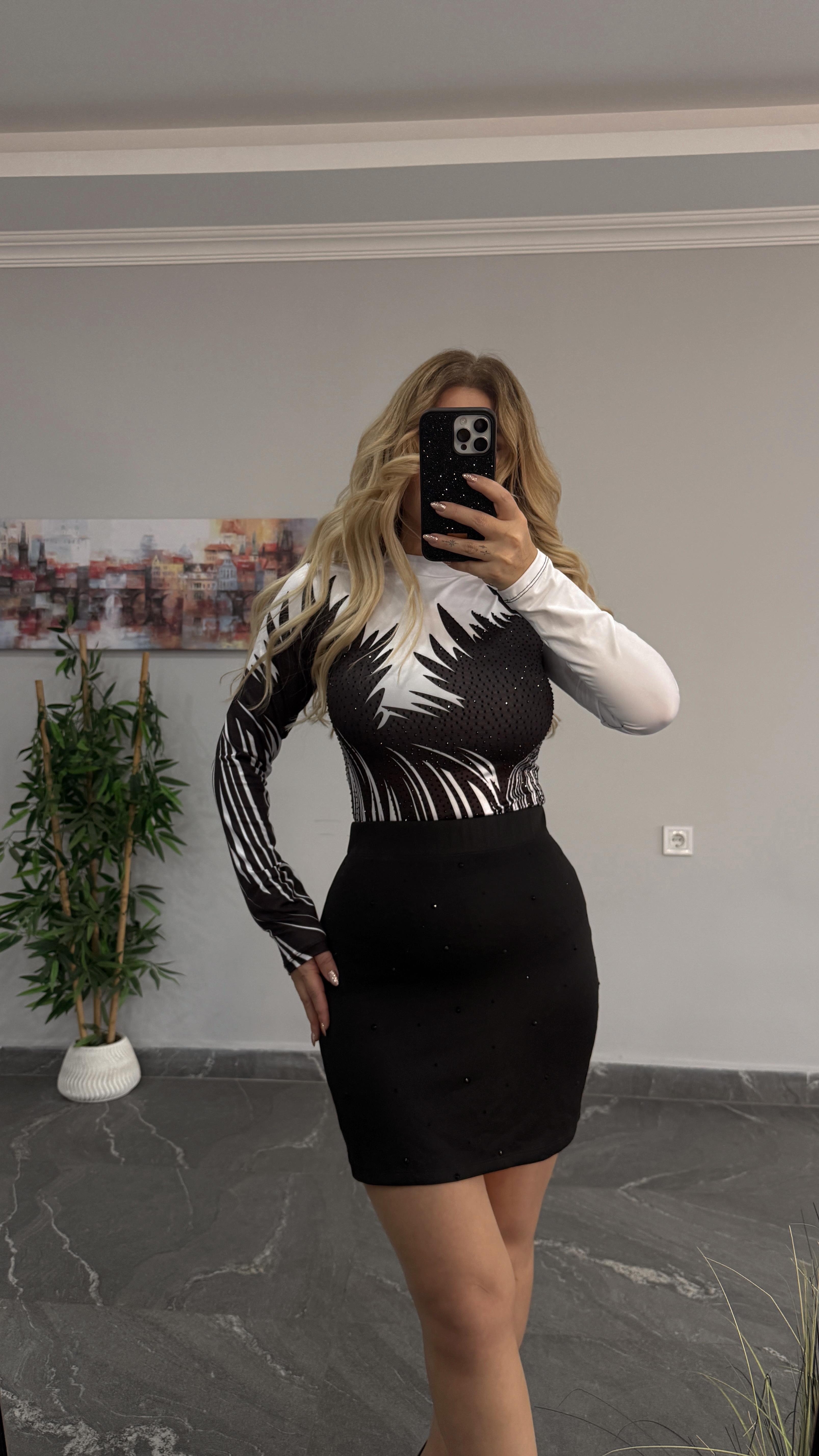 Zıbın taşlı body siyah 