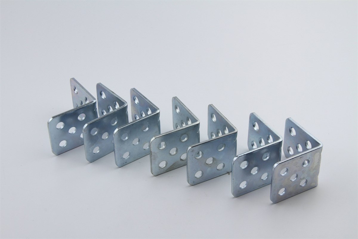 GONYE L 2,5X40X45X45 (E179)