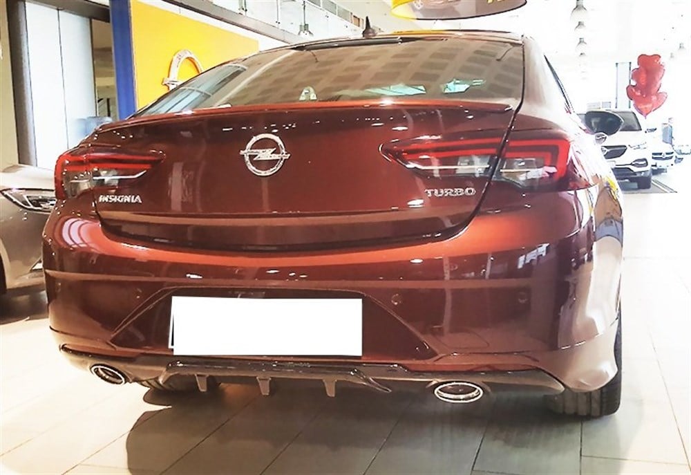 Opel İnsignia Yeni Kasa Parlak Siyah Difüzör (Plastik)