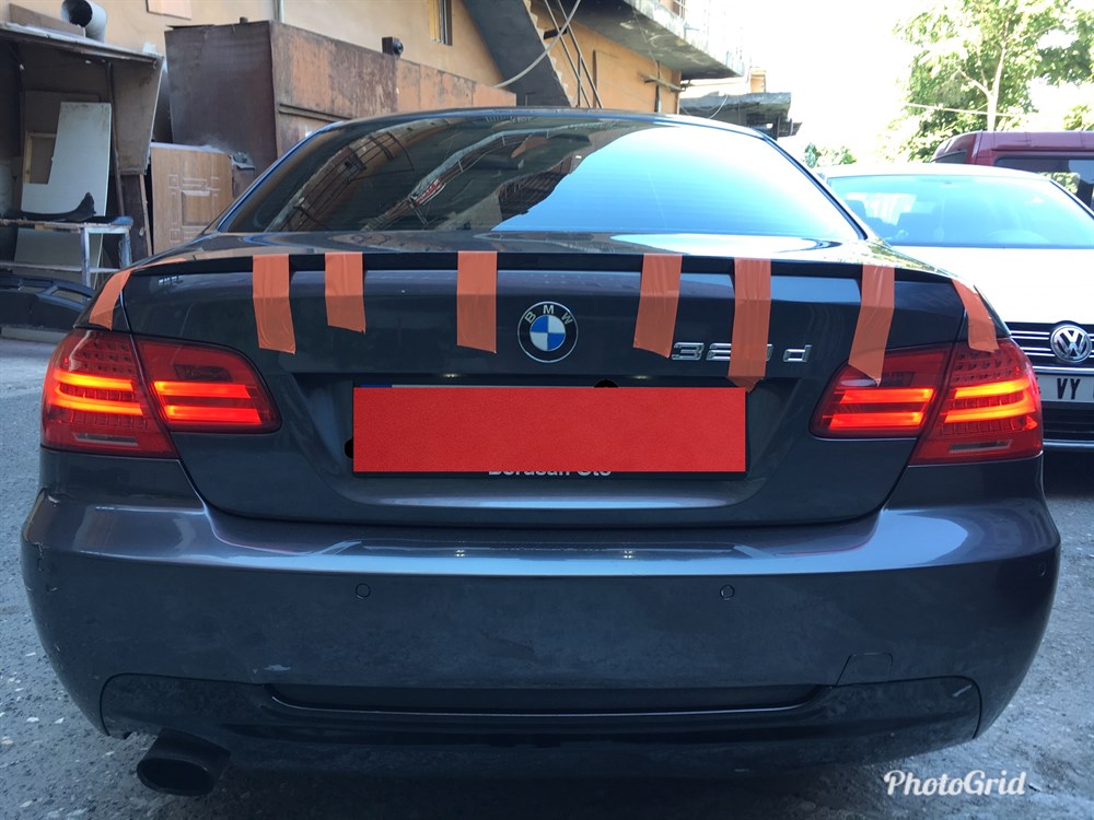 Bmw E92  Fiberglass Boyasız  Spoiler