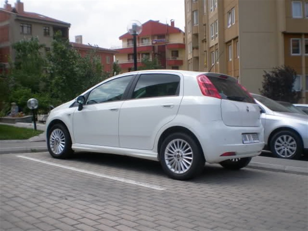 Fiat Punto  Boyasız Marşpiyel (Plastik)