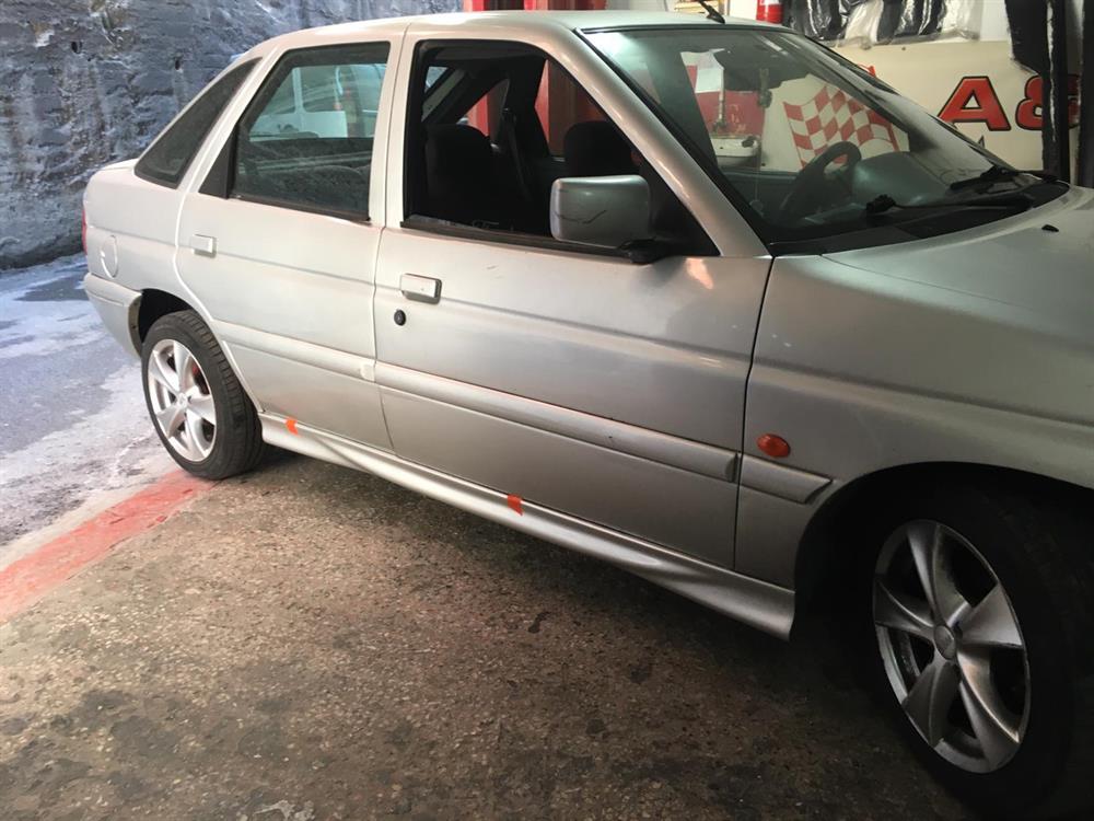 Ford Escort Marşpiyel Takımı  Fiberglass  Boyasız
