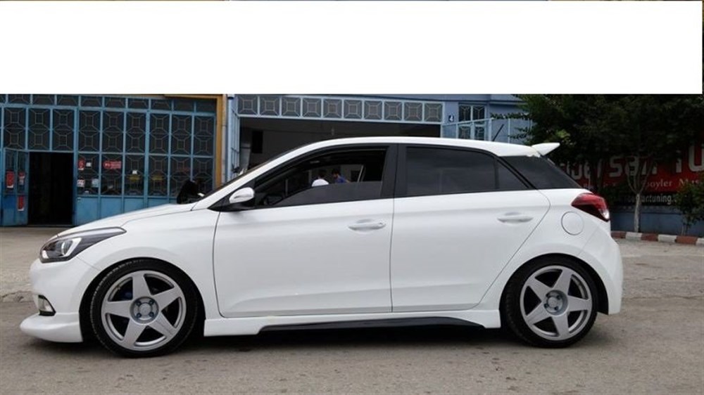 Hyundai i20 Custom Boyasız  Yan Marşpiyel (Plastik)