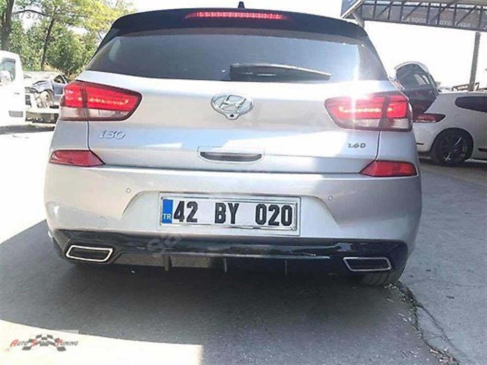 Hyundai i30 2017 -  Parlak Siyah Difüzör (Plastik)
