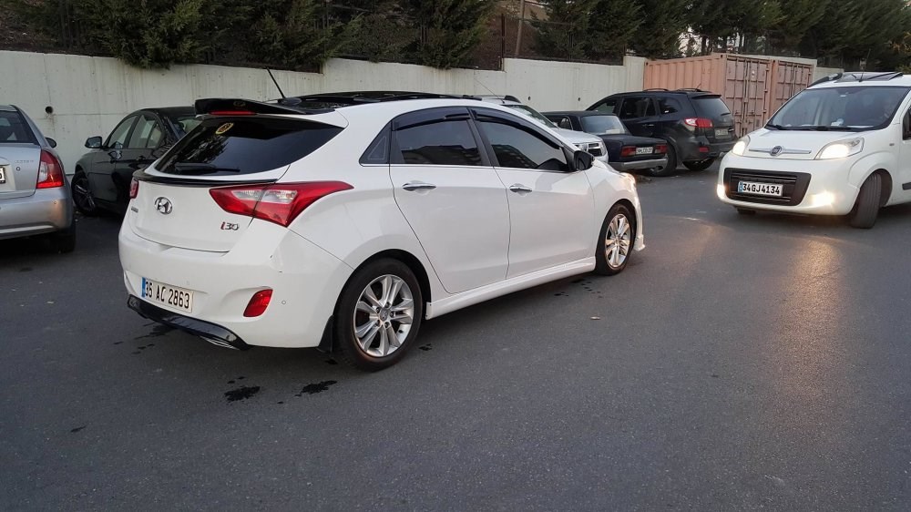 Hyundai i30 Boyasız Yan Marşpiyel (Plastik)