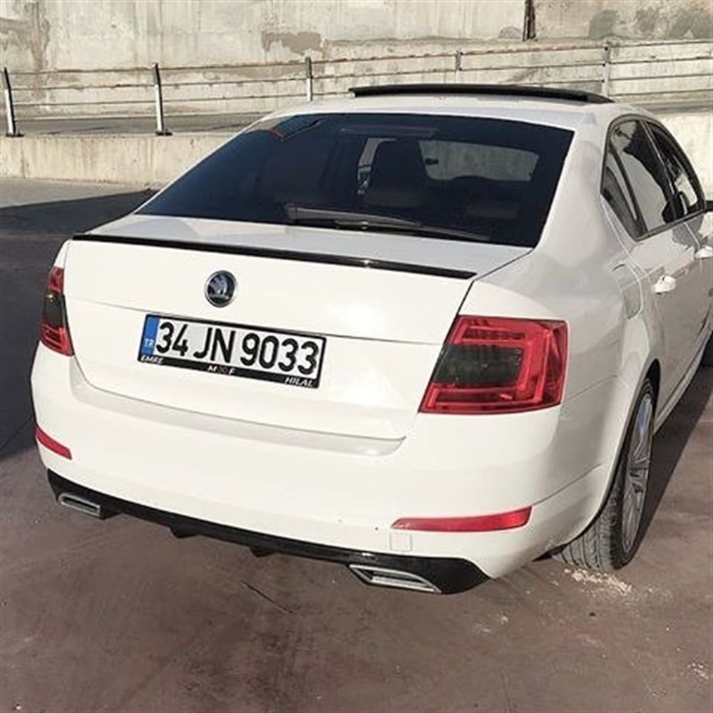Skoda Octavia Difüzör Parlak Siyah  (Plastik)