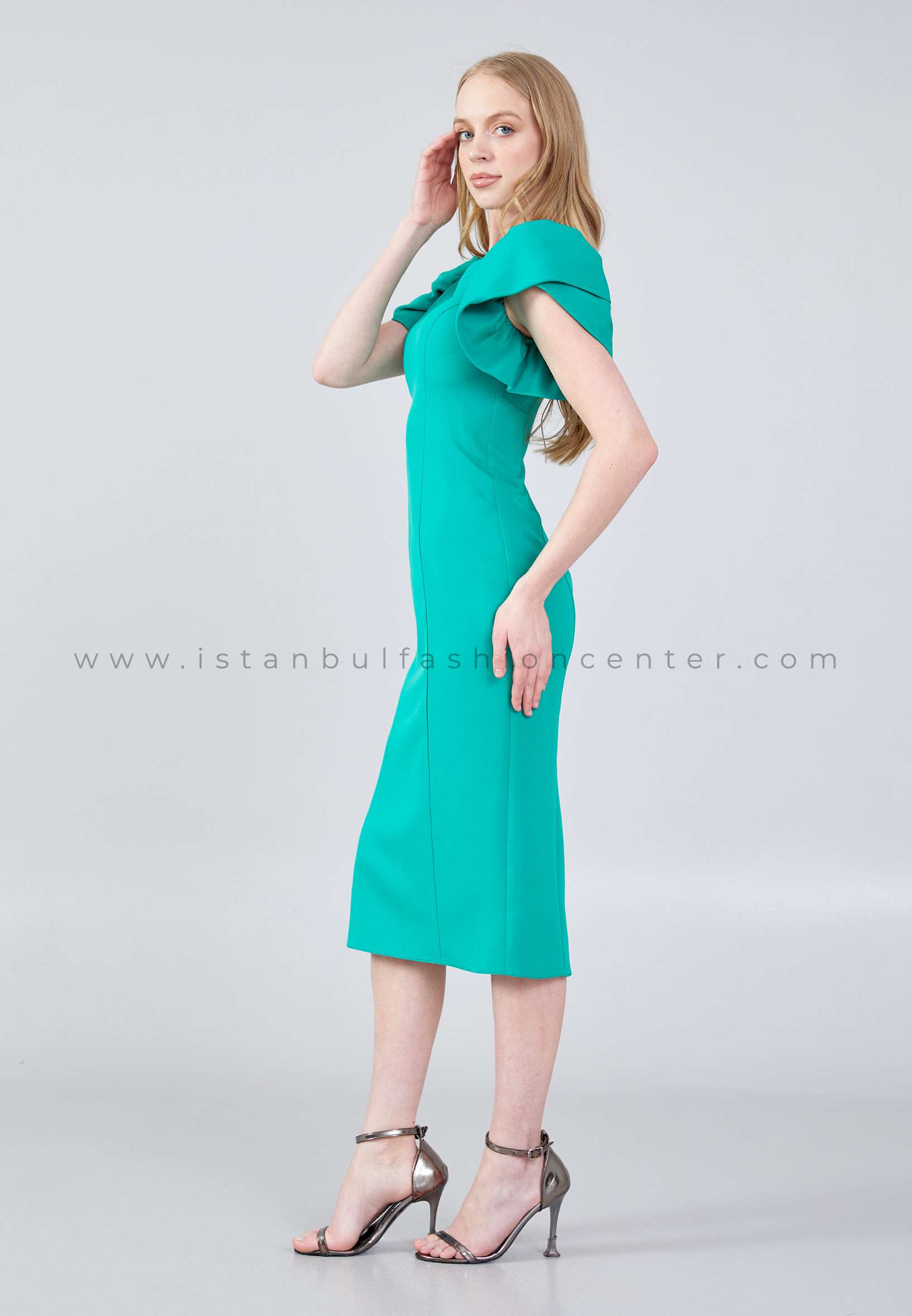 Buy U&F Women Peach Coloured Solid Tulle Maxi Dress - Dresses for Women  16542596 | Myntra
