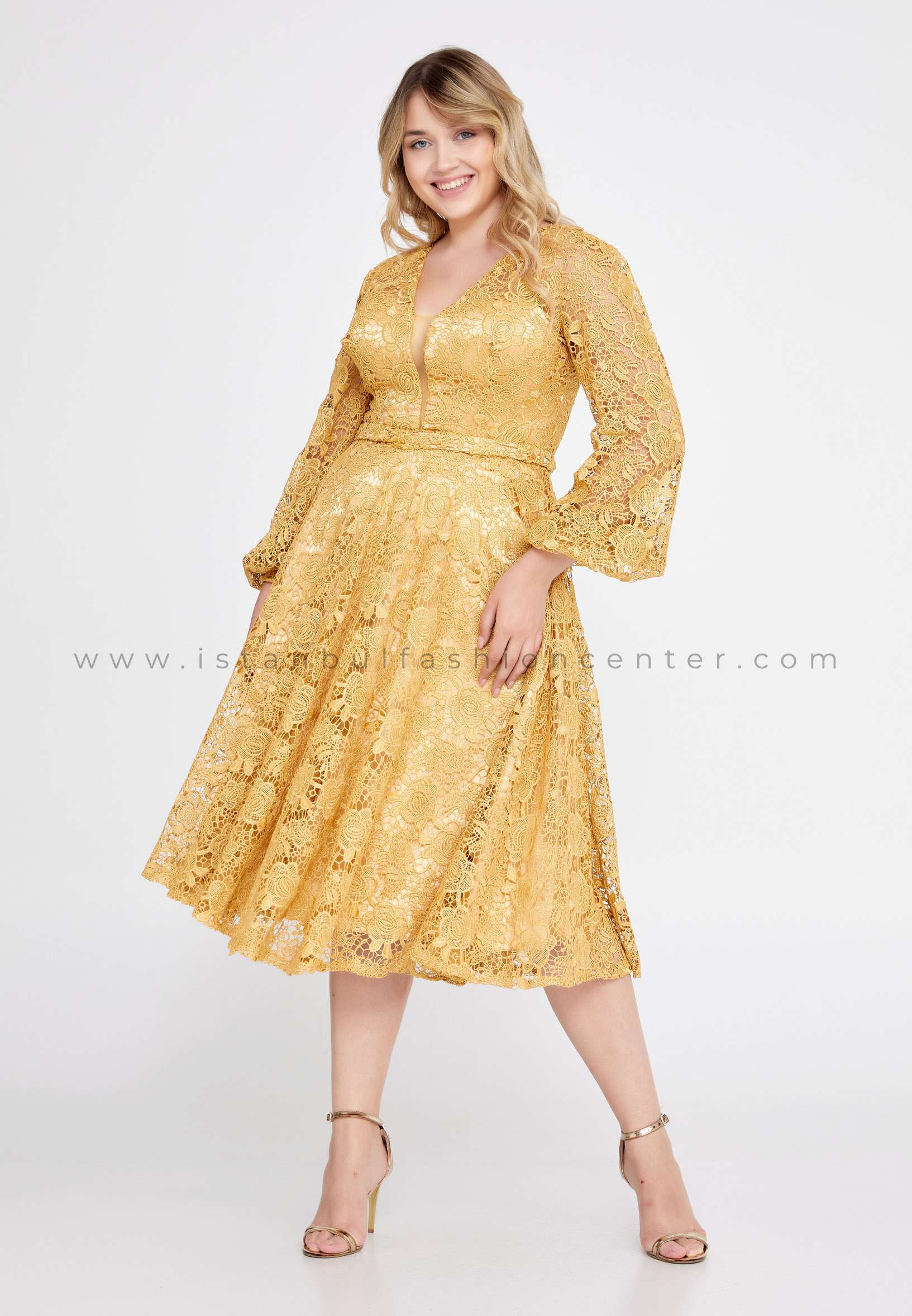 Gold wedding store dresses plus size