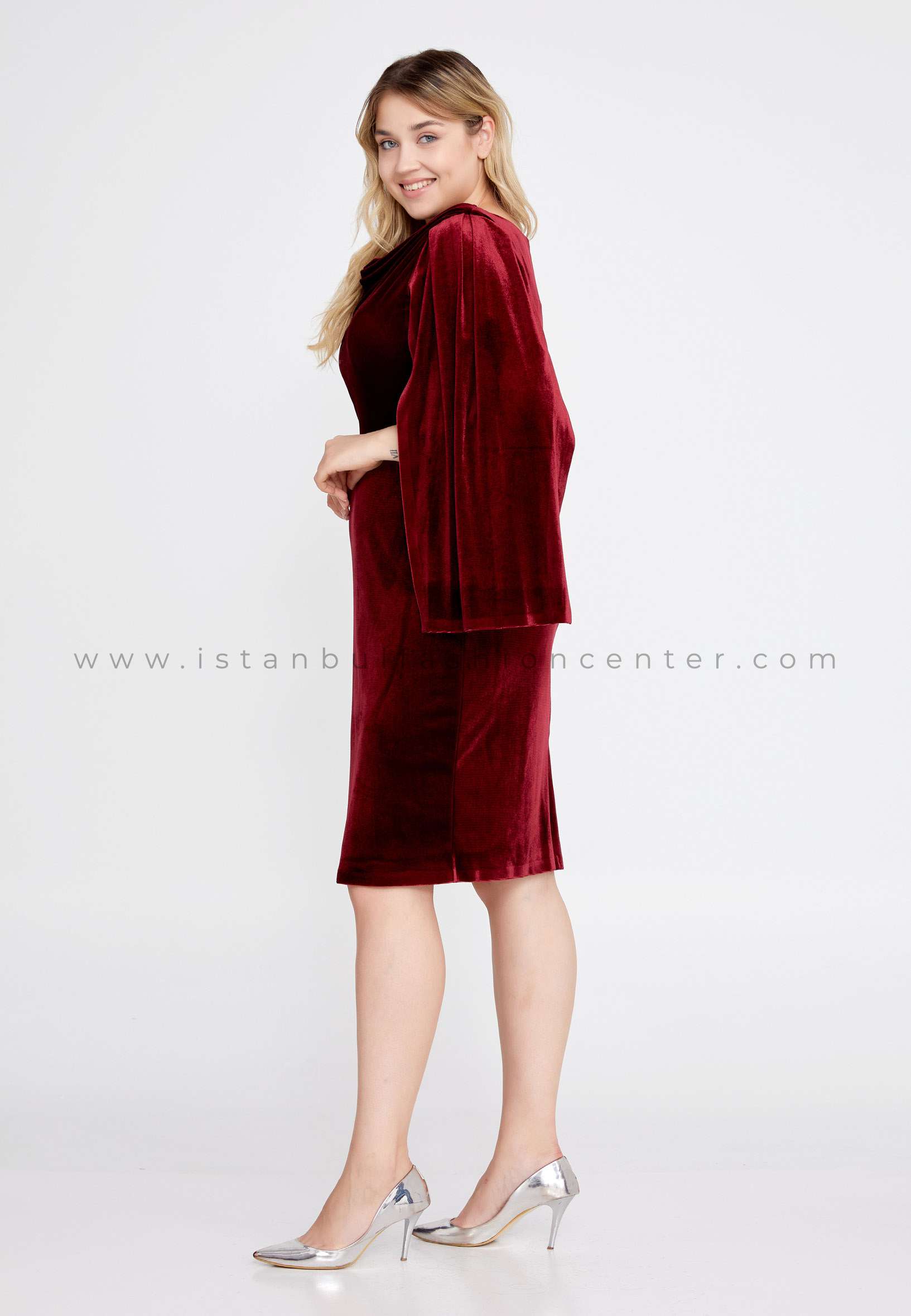 HALLMARK Long Sleeve Midi Velvet Column Regular Burgundy Evening Dress  She7024-1bor