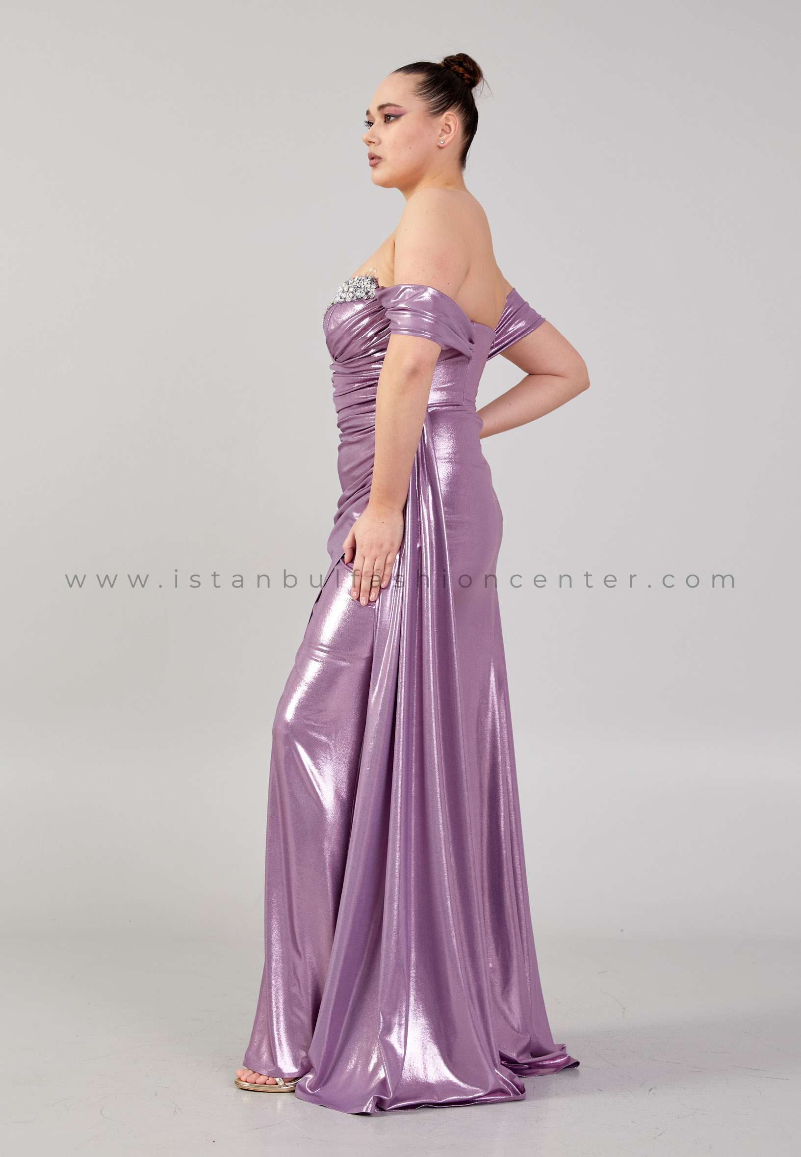 Off shoulder maxi sales dress for wedding guest