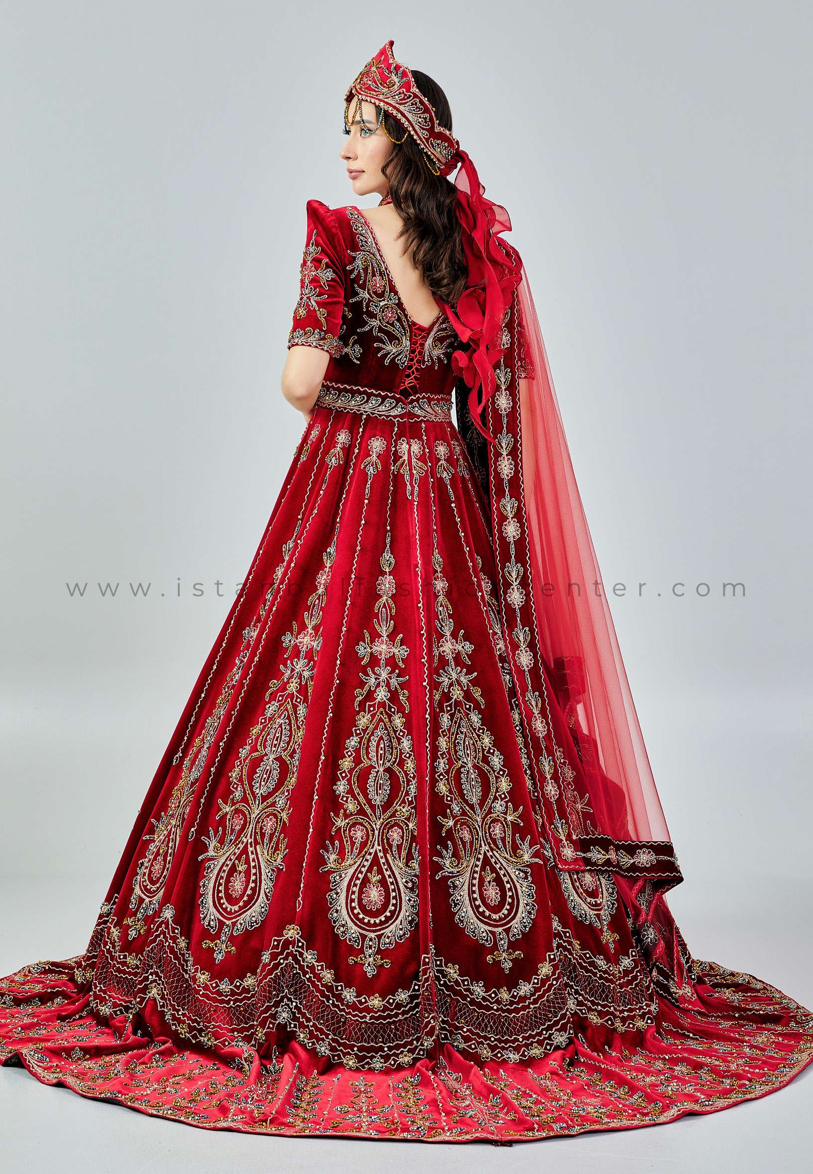 Wedding Wear Free Size Short Sleeve Red Lehenga Choli at 45000.00 INR in  Mumbai | Ashika Sarees Limited