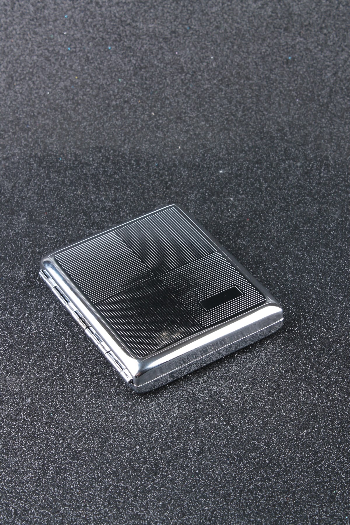 Silvio Monetti Kare Gümüş Desenli Metal Sigara Tabakası SMTBKCB001R1