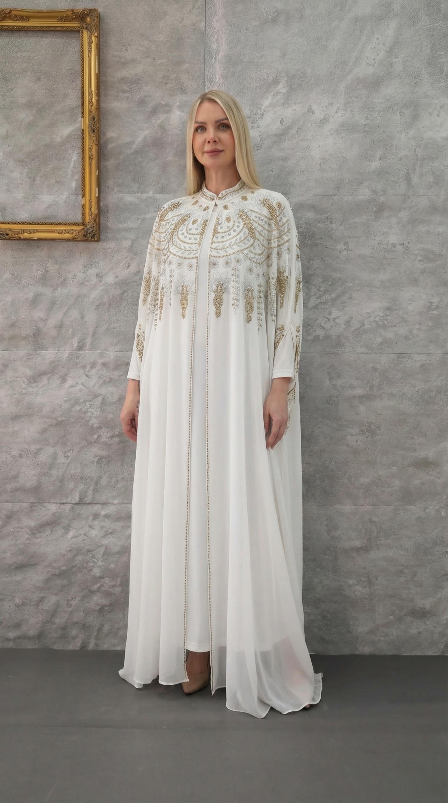 Taşlı İçi Uzun Kollu Astarlı Beyaz Gold Elbiseli Şık Abaya Ferace
