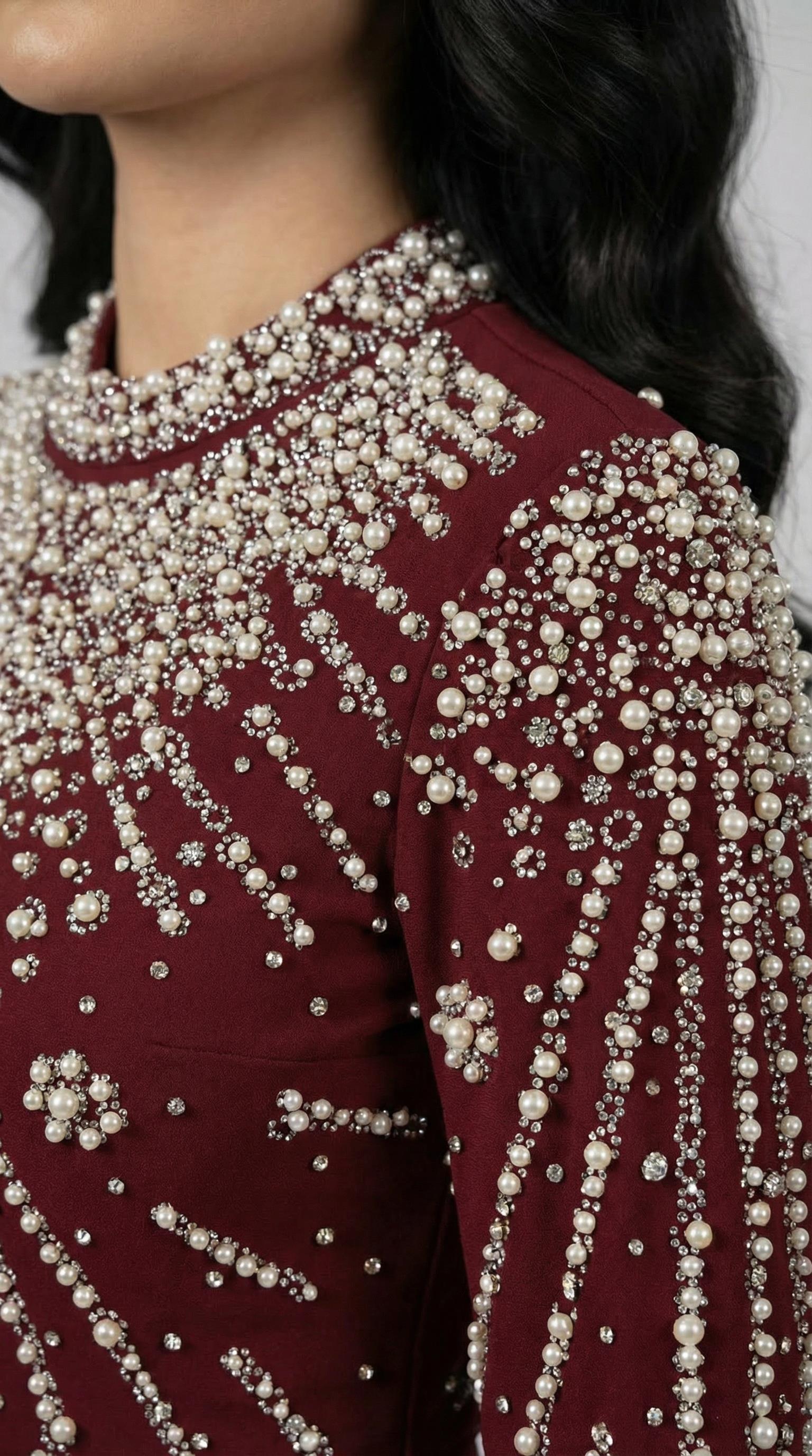 İnci ve Kristal İşlemeli Bordo Tesettür Gece Elbisesi