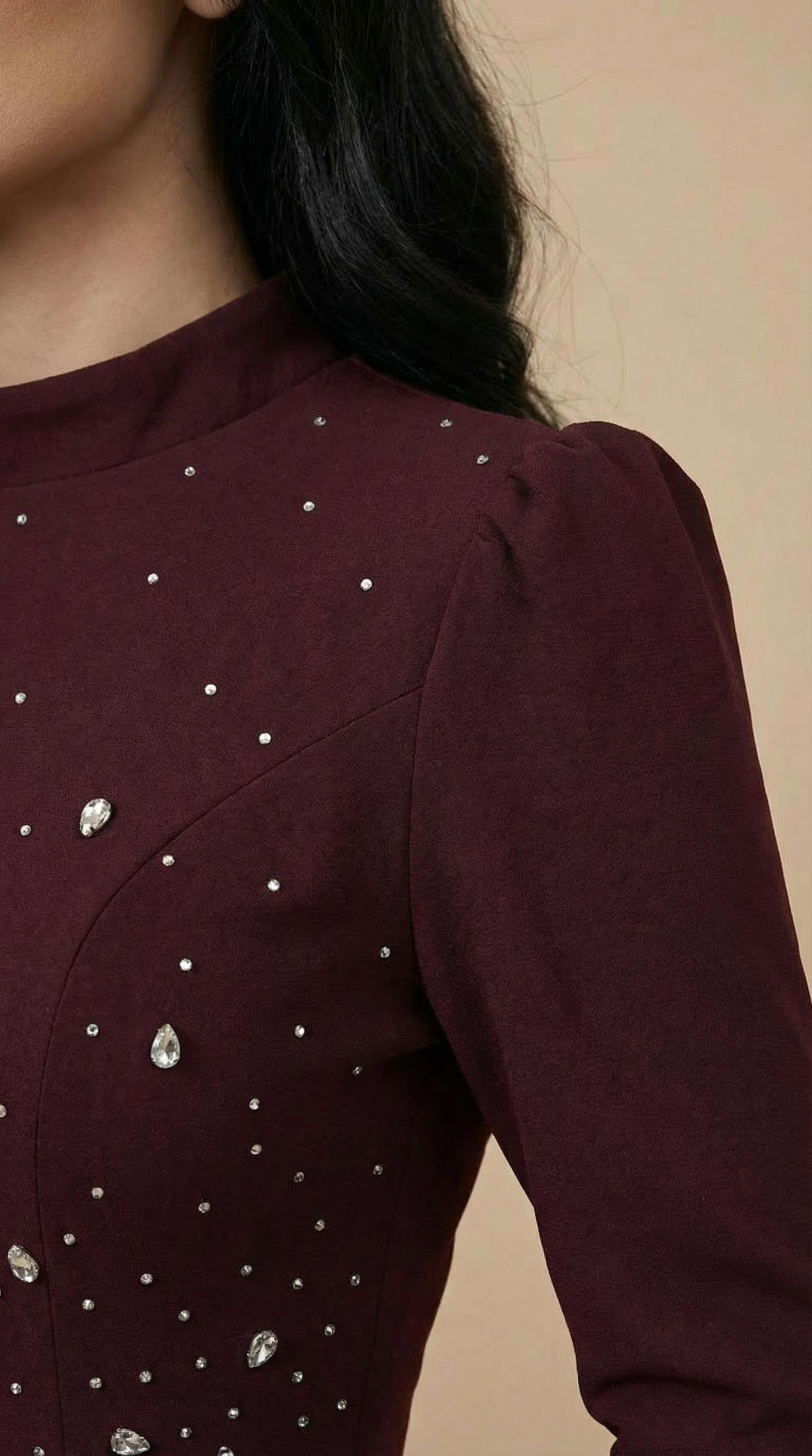 Önü Şık Taş İşlemeli Bordo Tesettür Uzun Abiye Elbise